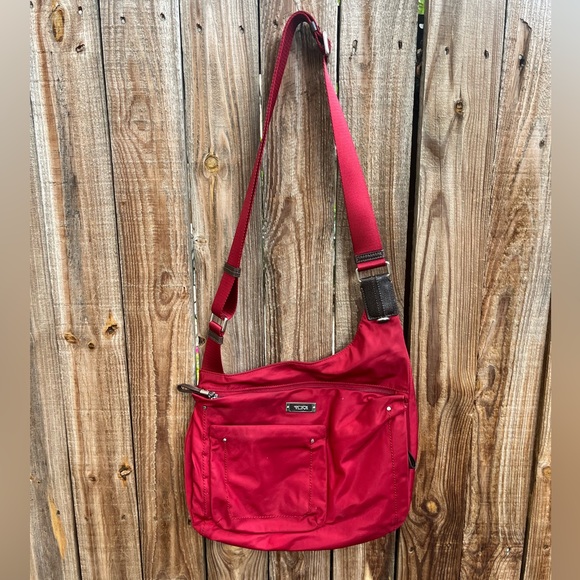 TUMI nylon crossbody red - Picture 1 of 8